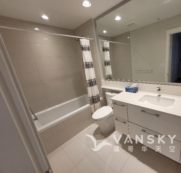 260814125119_main bathroom 1.jpg